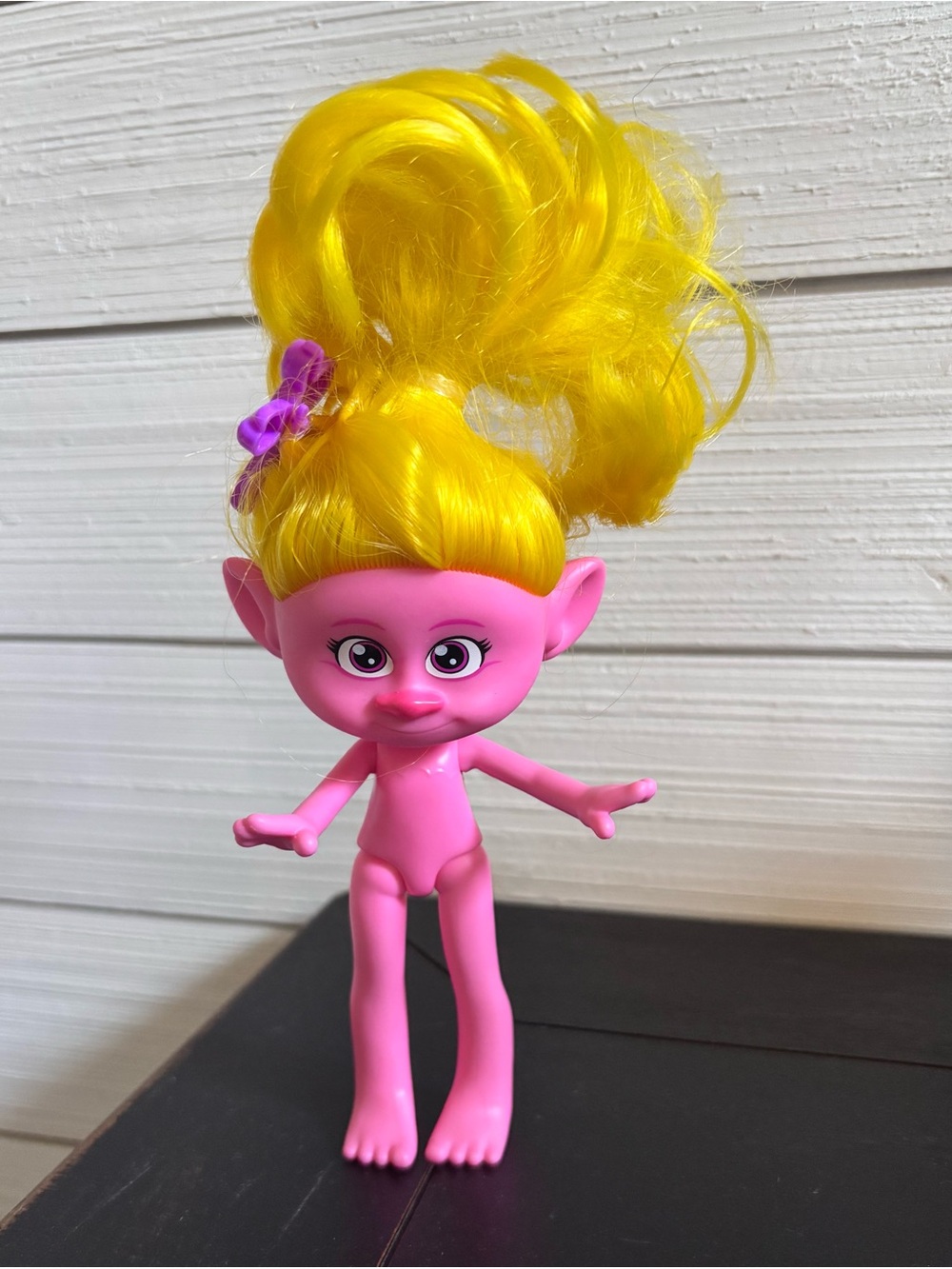 Mattel DreamWorks Trolls Trendsettin Viva Fashion Doll Vibrant  Hair Purple Clip